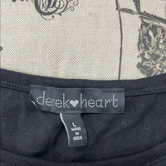 Derek Heart Ruched Long Sleeve Top - Picture 2 of 6